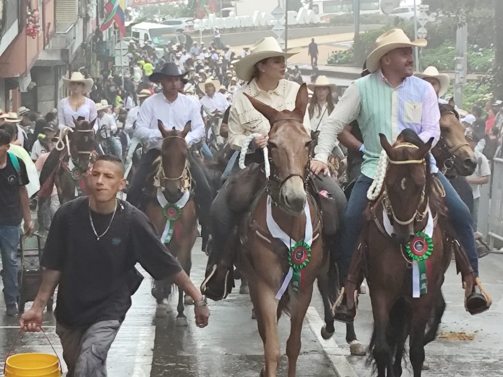 En este momento estás viendo BUEN COMPORTAMIENTO DE LOS CABALLISTAS EN LA CABALGATA DELA FERIA