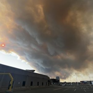 ¡EL HUMO SE EXTIENDE HACIA EEUU, MIENTRAS LOS INCENDIOS FORESTALES EN CANADA OBLIGAN A LA MAYOR EVACUACION QUE SE RECUERDE ¡
